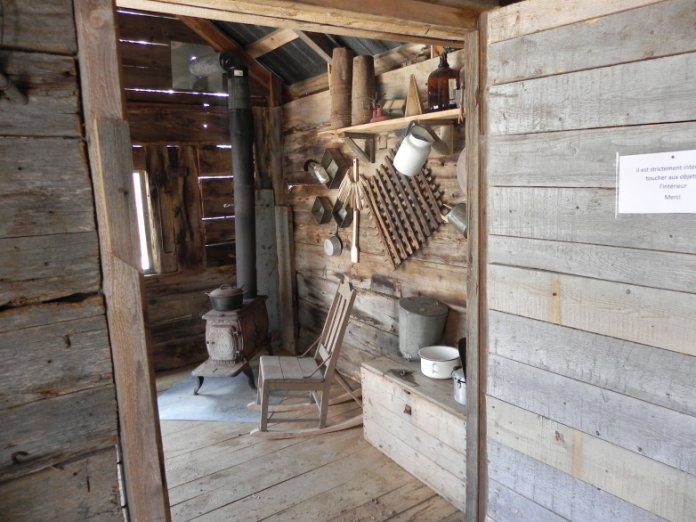 Intérieur cabane à sucre ancienne
